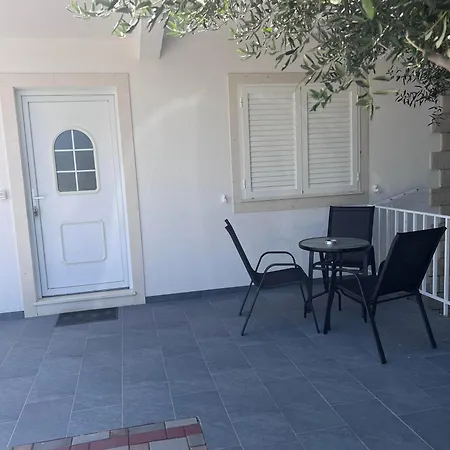 Oliva Apartman *